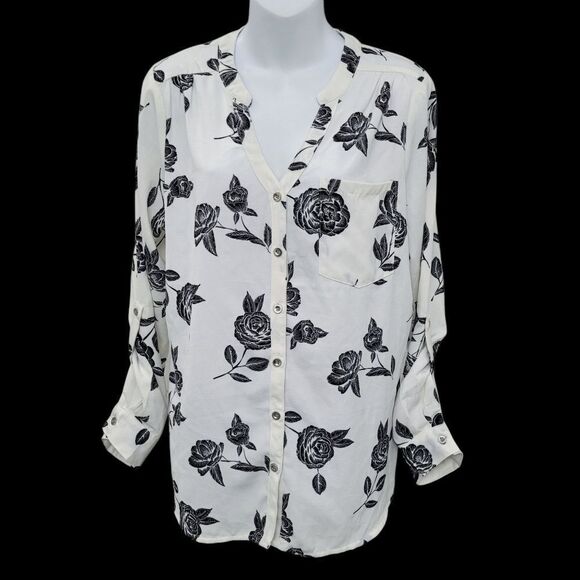 2/$20 Lily Morgan Black & White Rose Buttons Down Shirt TopSize: M - Picture 1 of 8